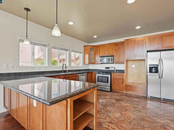3727 Delmont Ave, Oakland CA 94605