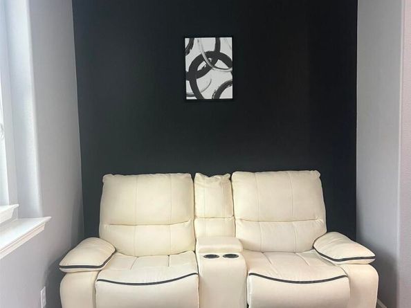 9404 Dunbar Dr, Oakland CA 94603