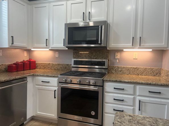 9404 Dunbar Dr, Oakland CA 94603