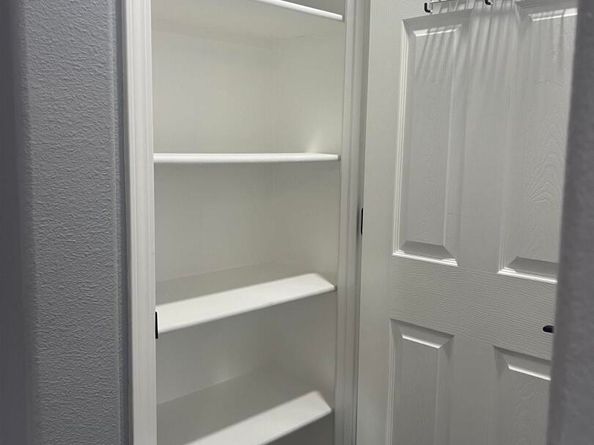 9404 Dunbar Dr, Oakland CA 94603