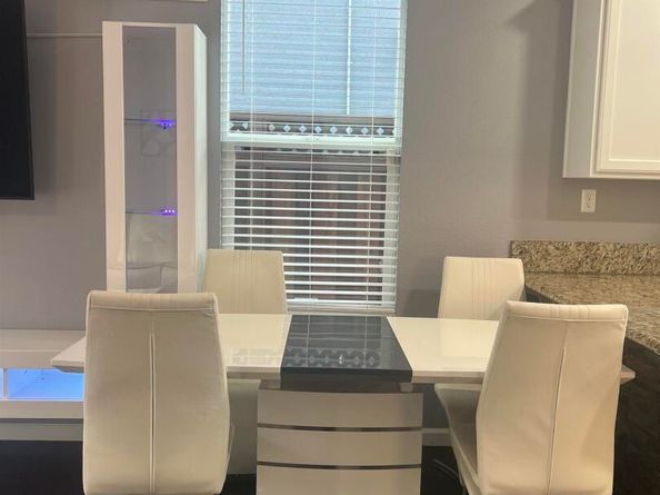 9404 Dunbar Dr, Oakland CA 94603