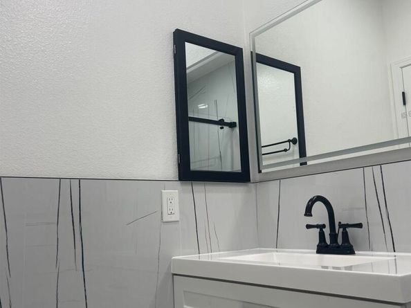 9404 Dunbar Dr, Oakland CA 94603