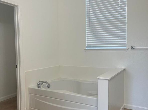 9404 Dunbar Dr, Oakland CA 94603