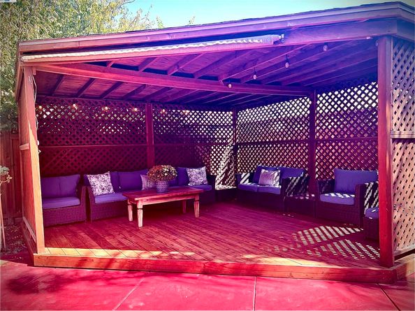 9404 Dunbar Dr, Oakland CA 94603