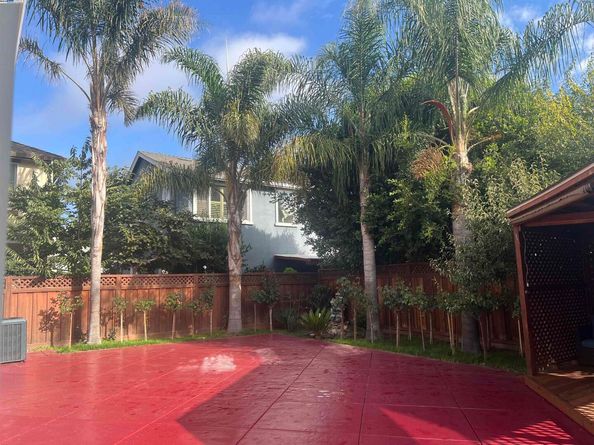 9404 Dunbar Dr, Oakland CA 94603