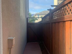 9404 Dunbar Dr, Oakland CA 94603