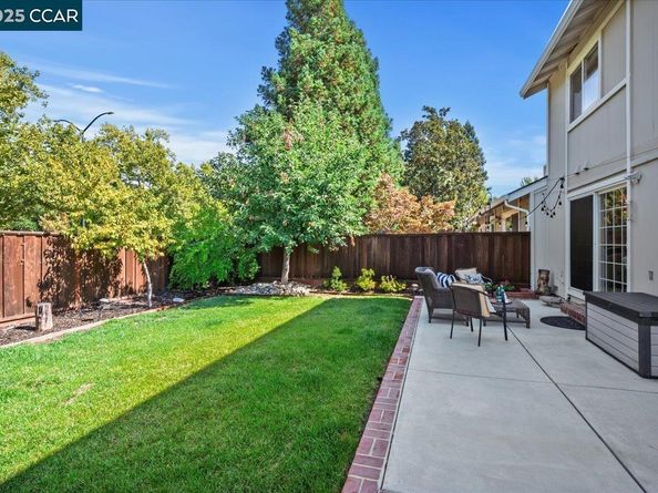 33 Leeds Ct E, Danville CA 94526