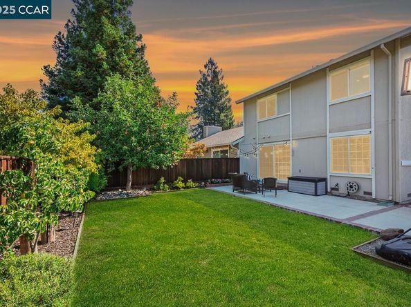 33 Leeds Ct E, Danville CA 94526