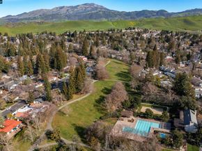 33 Leeds Ct E, Danville CA 94526