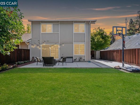 33 Leeds Ct E, Danville CA 94526