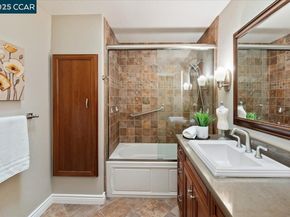 33 Leeds Ct E, Danville CA 94526