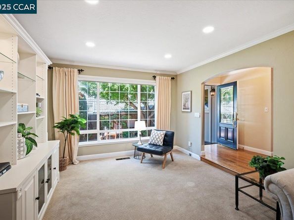 33 Leeds Ct E, Danville CA 94526