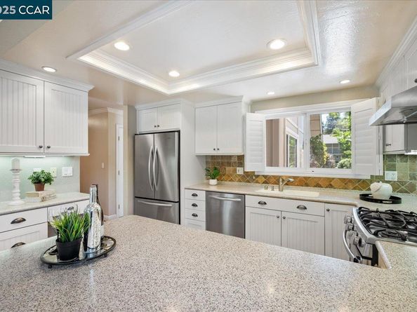 33 Leeds Ct E, Danville CA 94526