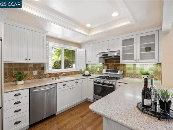 33 Leeds Ct E, Danville CA 94526