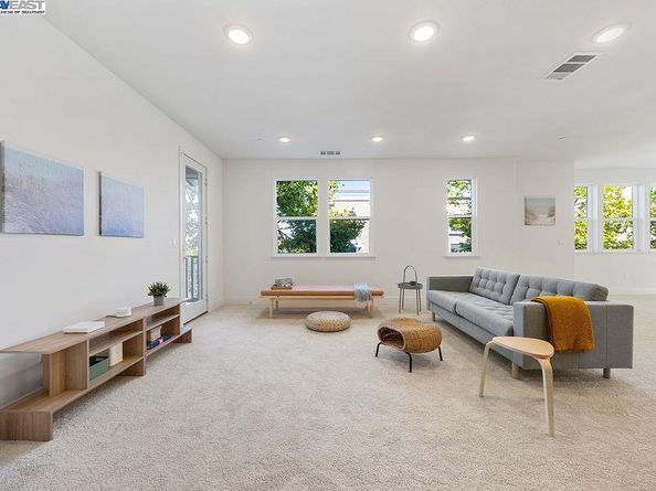 2729 5Th St, Alameda CA 94501
