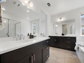 2729 5Th St, Alameda CA 94501