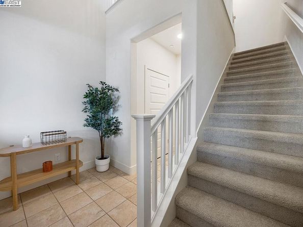 2729 5Th St, Alameda CA 94501