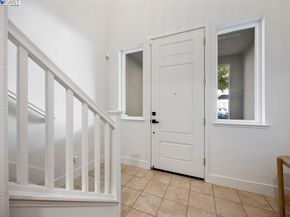 2729 5Th St, Alameda CA 94501
