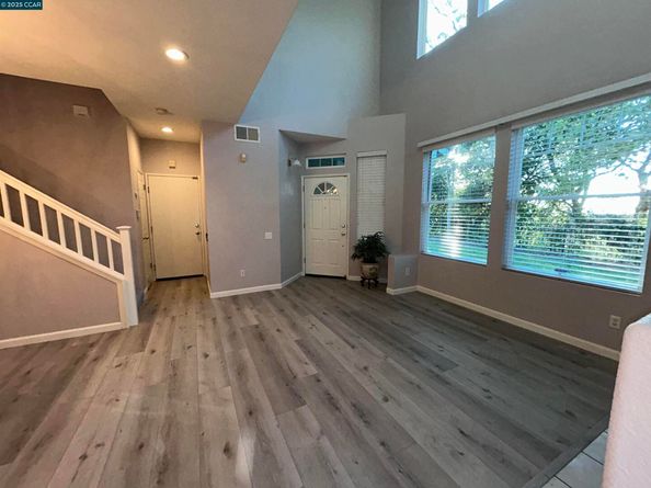 1921 Eagle Peak, Clayton CA 94517