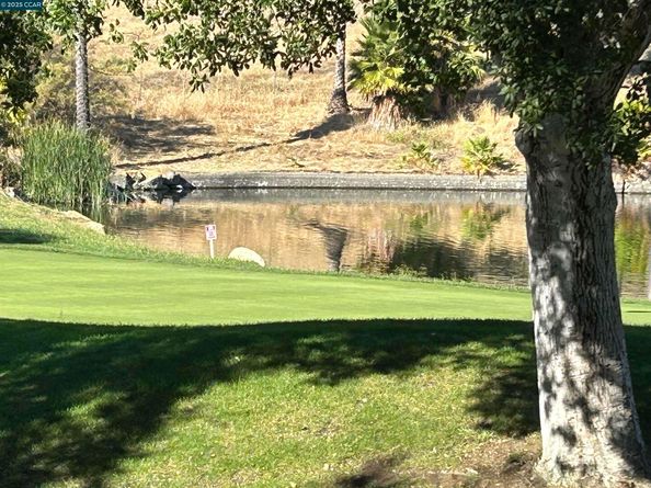 1921 Eagle Peak, Clayton CA 94517