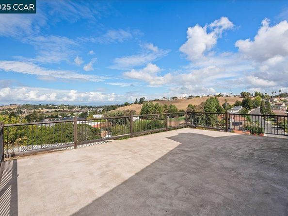 115 Nutmeg Ct, Hercules CA 94547