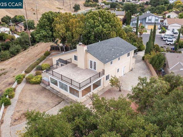 115 Nutmeg Ct, Hercules CA 94547