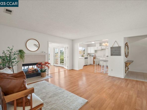 115 Nutmeg Ct, Hercules CA 94547