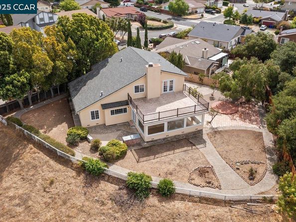 115 Nutmeg Ct, Hercules CA 94547
