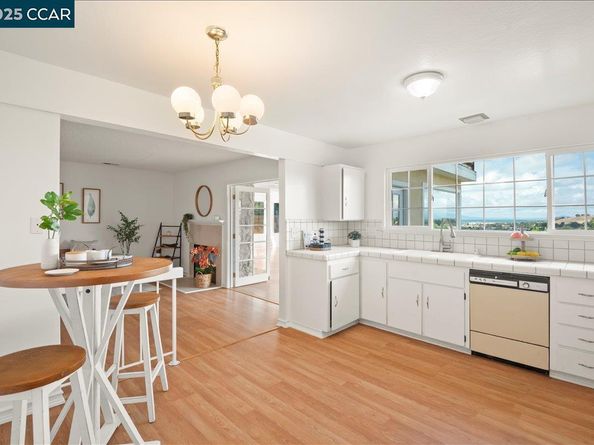 115 Nutmeg Ct, Hercules CA 94547