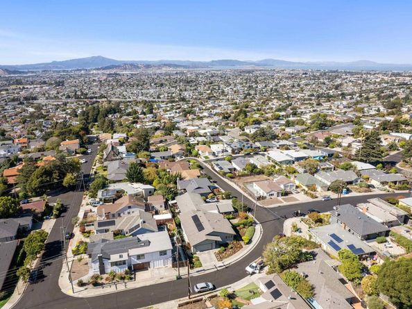 2711 Tulare Ave, El Cerrito CA 94530