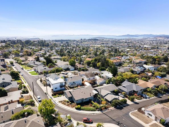 2711 Tulare Ave, El Cerrito CA 94530