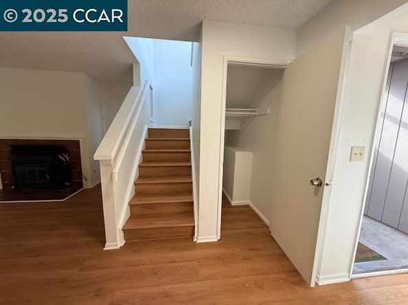 10 Tarn Ct, Hercules CA 94547