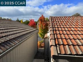 10 Tarn Ct, Hercules CA 94547