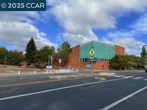 10 Tarn Ct, Hercules CA 94547