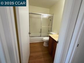 10 Tarn Ct, Hercules CA 94547