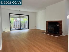 10 Tarn Ct, Hercules CA 94547