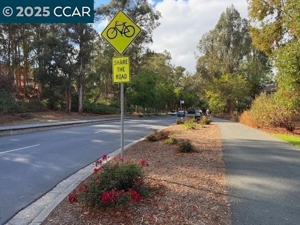 10 Tarn Ct, Hercules CA 94547