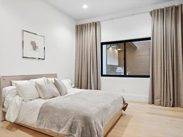 3 West Cir, Oakland CA 94611