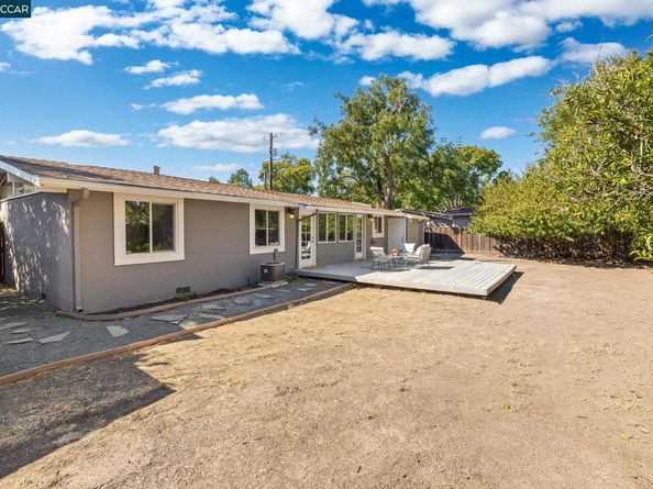 2207 Channing Ct, Concord CA 94520