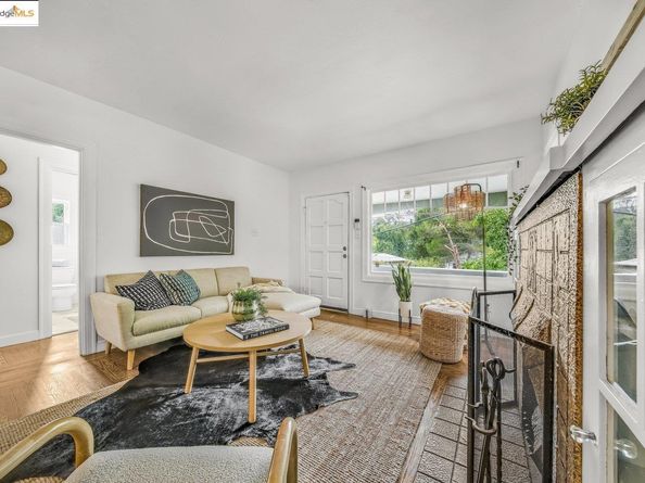5925 Outlook Ave, Oakland CA 94605