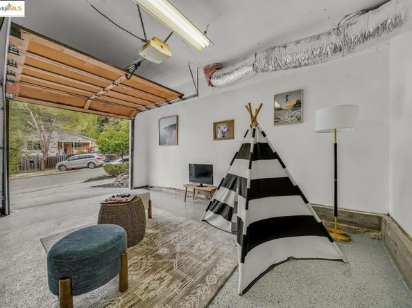 5925 Outlook Ave, Oakland CA 94605