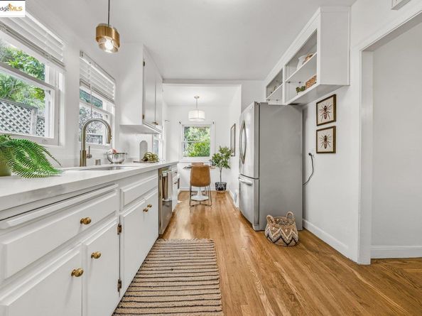 5925 Outlook Ave, Oakland CA 94605