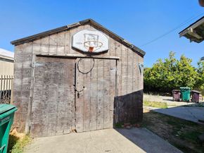 9721 Coral Rd, Oakland CA 94603