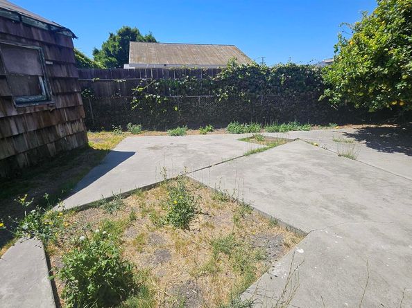 9721 Coral Rd, Oakland CA 94603