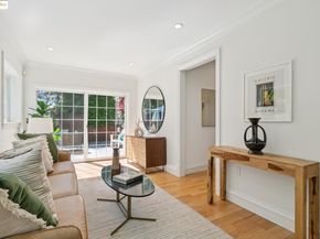 945 Sunnyhills Rd, Oakland CA 94610