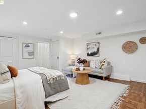 945 Sunnyhills Rd, Oakland CA 94610