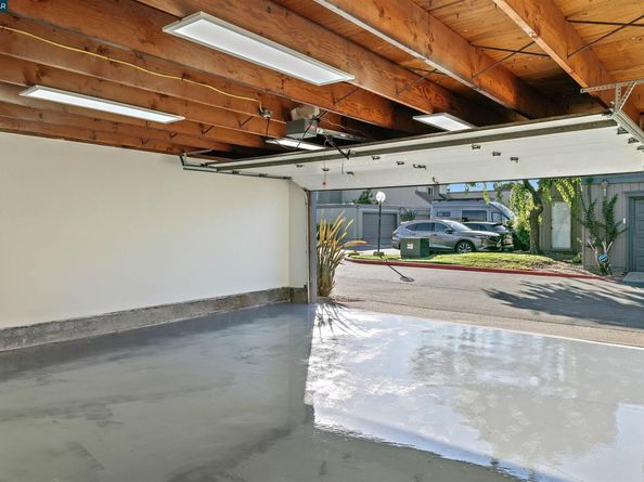 1078 Jost Ln, Alameda CA 94502