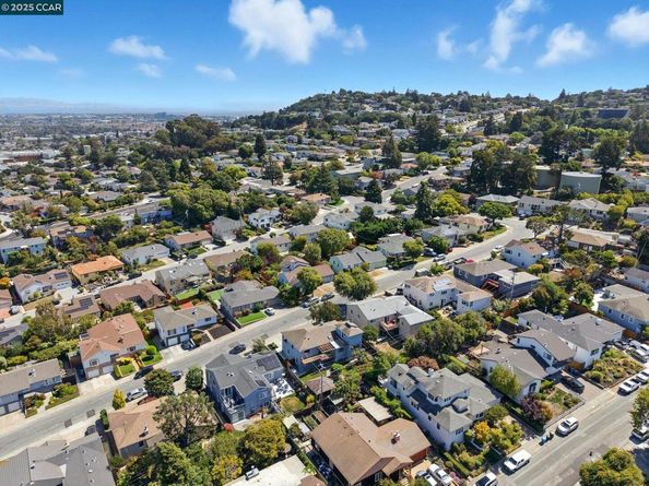 3716 Kenwood Ave, San Mateo CA 94403