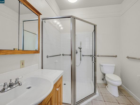 2581 Charles Ave, Pinole CA 94564