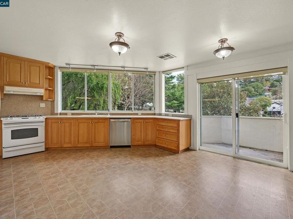 2581 Charles Ave, Pinole CA 94564